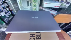 Asus 14 inch sıfır ayarında kutulu laptop 8GB