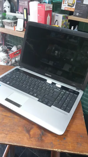 Samsung NP-RV510, Dual Core T4500, 4GB Ram,128GB SSD