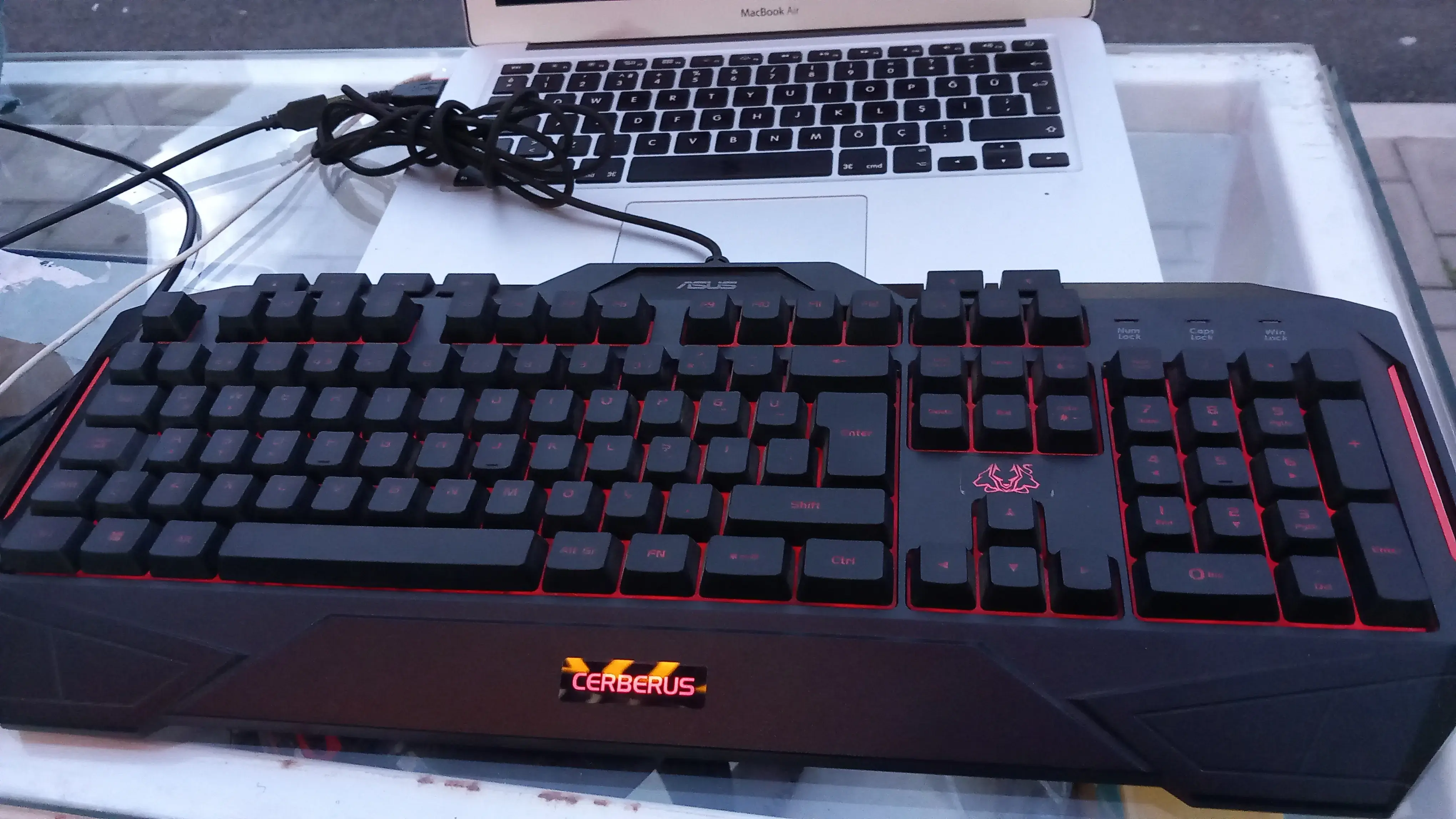Asus Cerberus Klavye